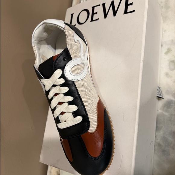 Loewe Shoes - Brand new, Authentic, Loewe sleek low top elegant runner sneakers Sneaker